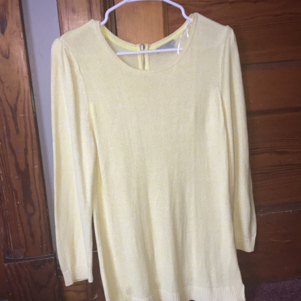 H&M pale yellow sweater ❤️3/$10 sale